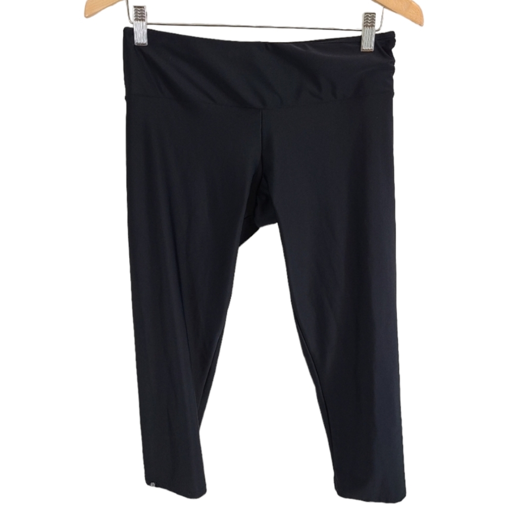 Onzie Women's Black Yoga Capri Leggings